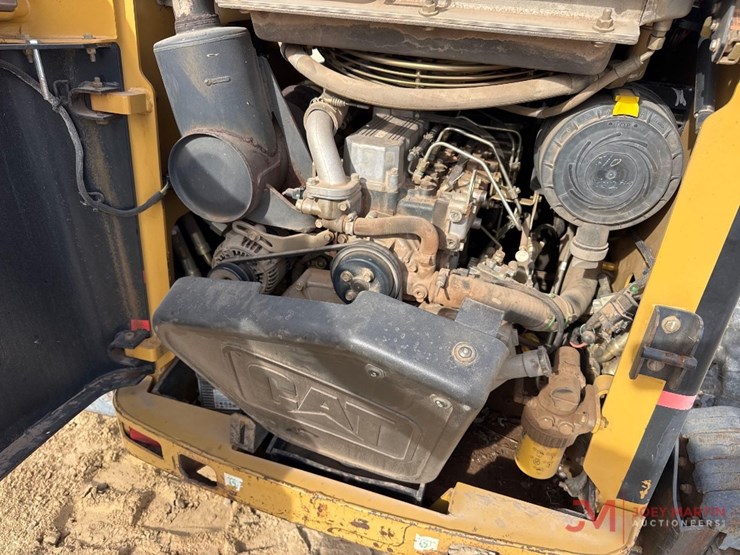 caterpillar-246b-image-13