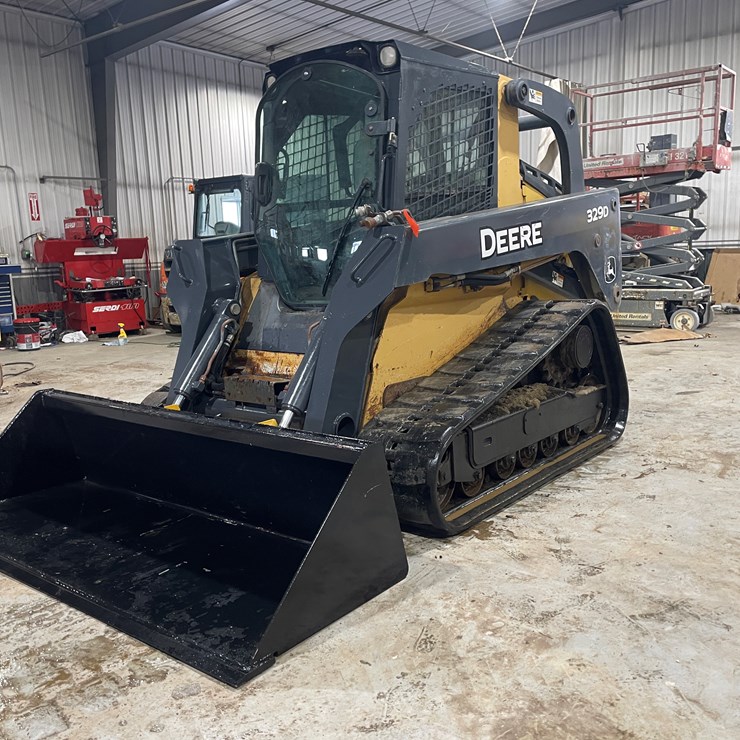 2011 JOHN DEERE 329D