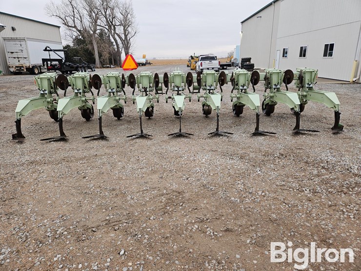 orthman-835-002-8r30-high-clearance-cultivator-image-6