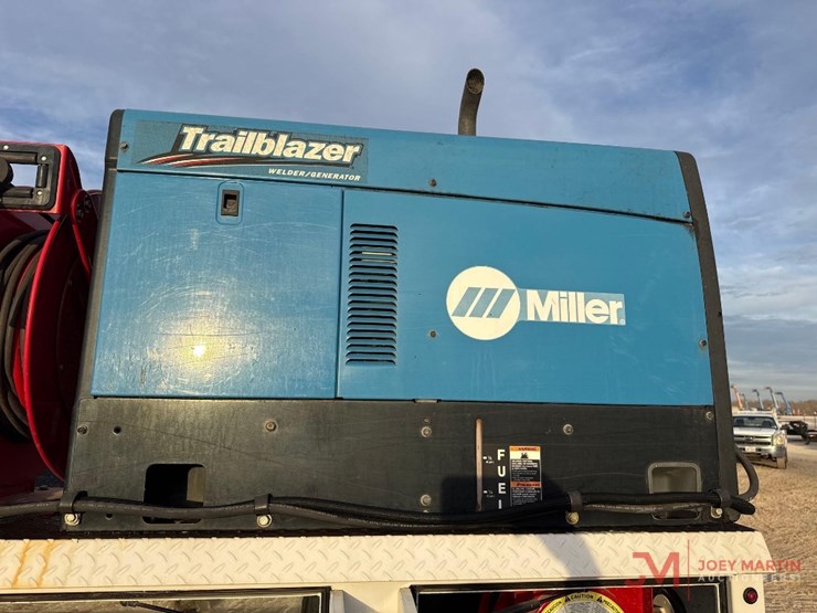 2016-ford-f550-xl-image-13