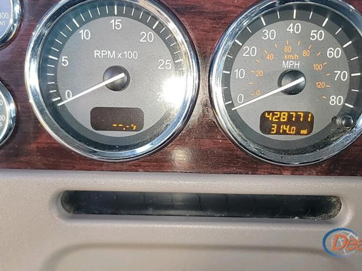 2021-peterbilt-389-image-23