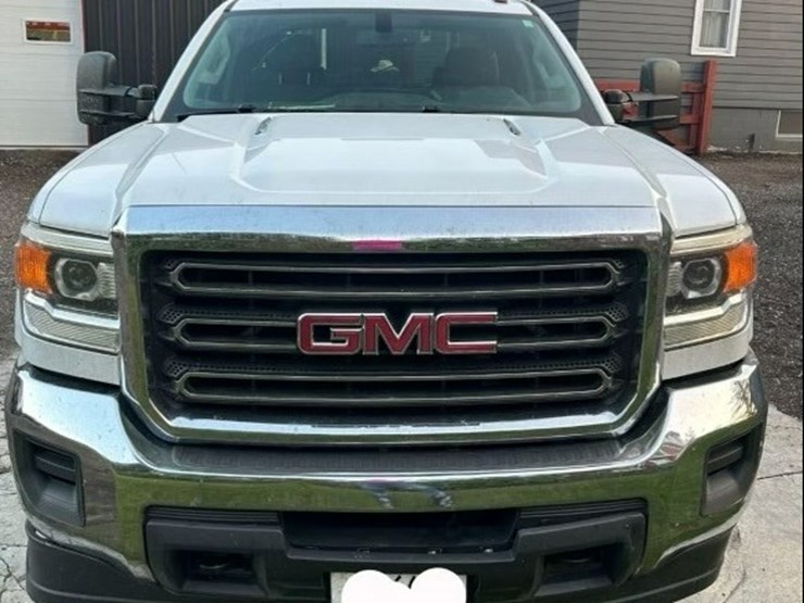 2015-gmc-3500-image-2