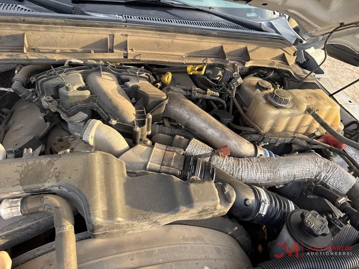 2016-ford-f550-xl-image-32