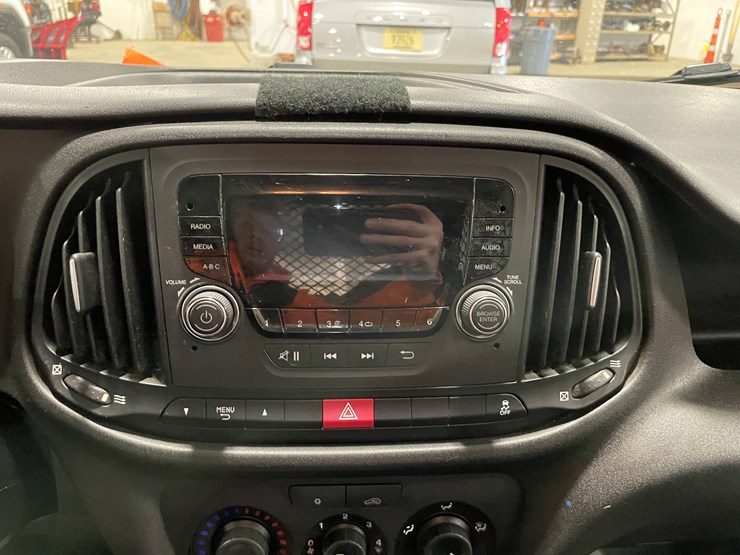 #318-•-2015-dodge-promaster-city-service-van-(has-wi-title)-(wausau,-wi)-image-35