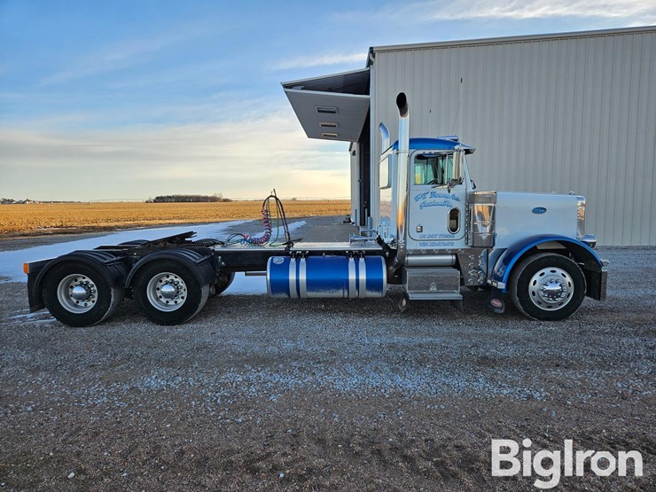 1999-peterbilt-379-image-4