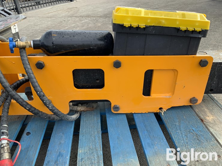 2025-giyi-d680-skid-steer-pile-hammer-(driver)-image-13