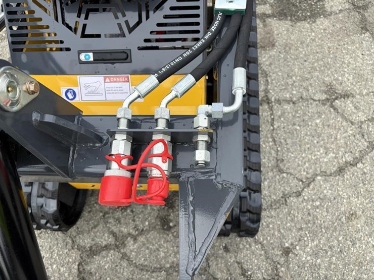 2025-sdlanch-sdll60-skid-steertrack-loader-image-7