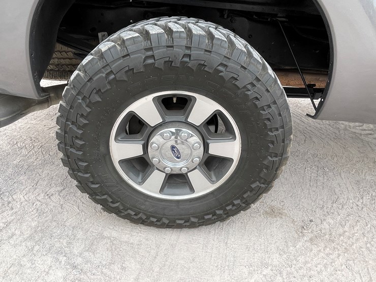 2011-ford-f250-lariat-image-15