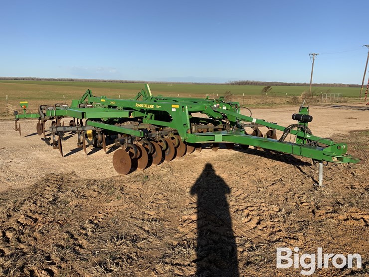 2014-john-deere-2700-image-3