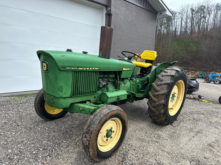 john-deere-820-image-2