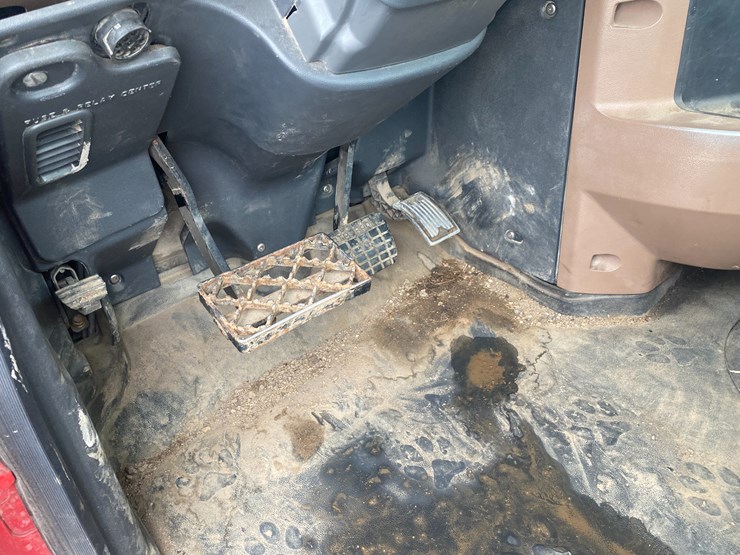 #302-•-2009-mack-gu713-semi-tractor-(has-wi-title)-(mosinee,-wi)-image-88