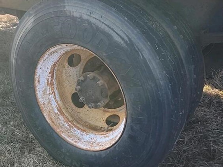 2006-international-durastar-4300-image-11