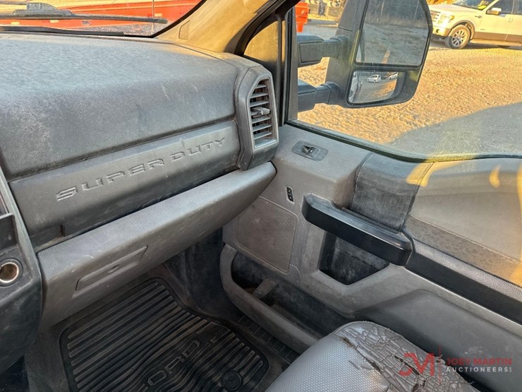 2017-ford-f350-xl-image-30