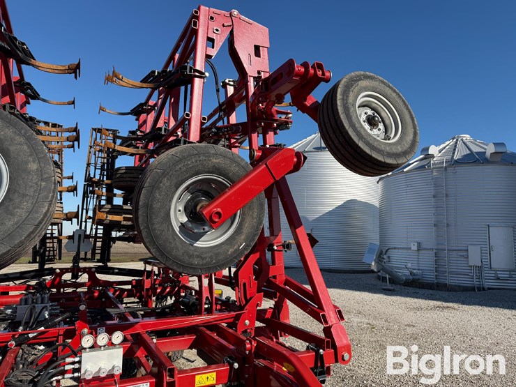 2023-case-ih-255-image-17