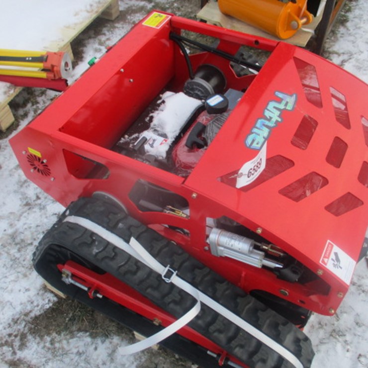 #6589 • Radio Controlled Lawn Mower remote control, cutting width 550mm, blade can be lifted