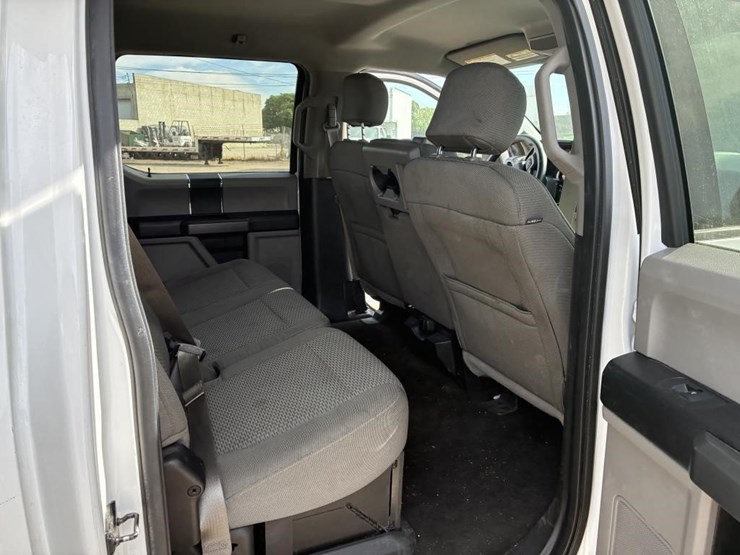 2017-ford-f550-xlt-image-14