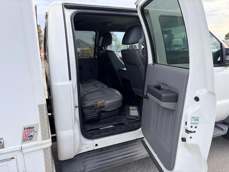 2012-ford-f550-image-11