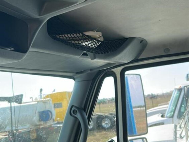 2006-international-durastar-4400-image-21