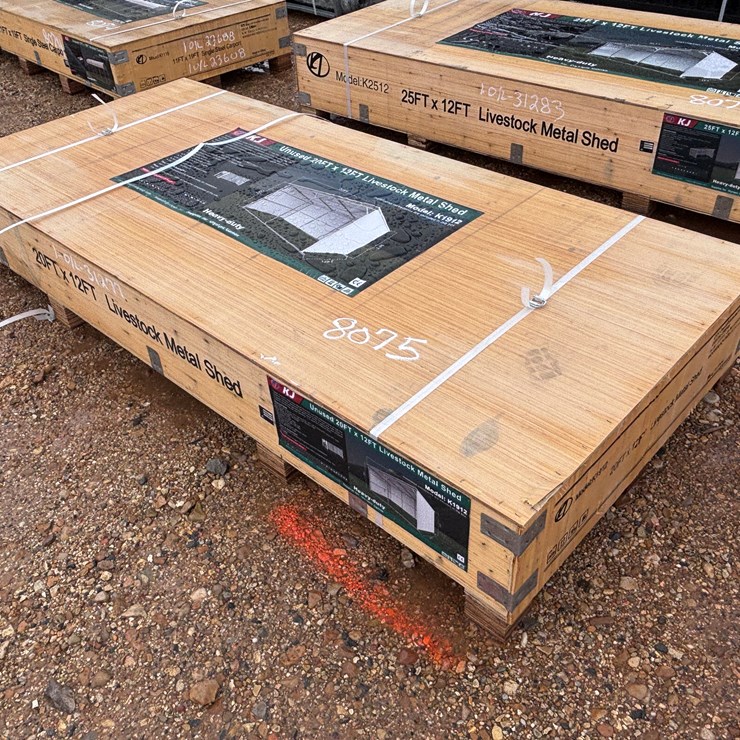 #8075 • LIVESTOCK METAL SHED