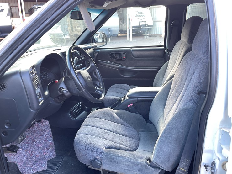 2002-chevrolet-s10-image-53