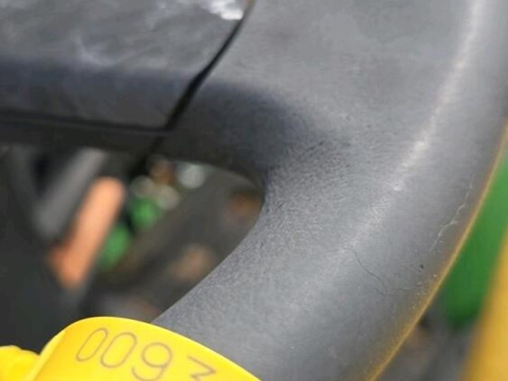 2017-john-deere-1025-image-25