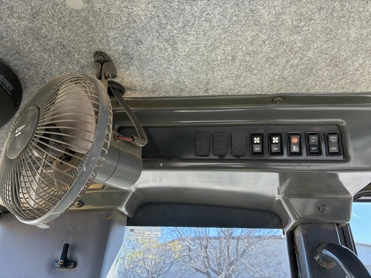 2004-komatsu-gd555-image-26