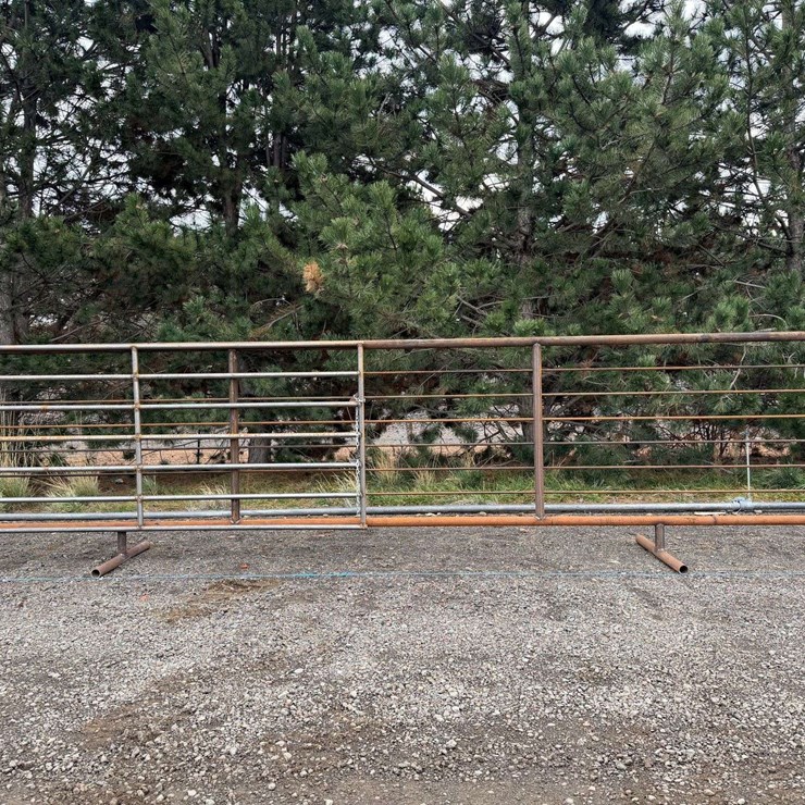 24' Freestanding Panel with 12' Gate