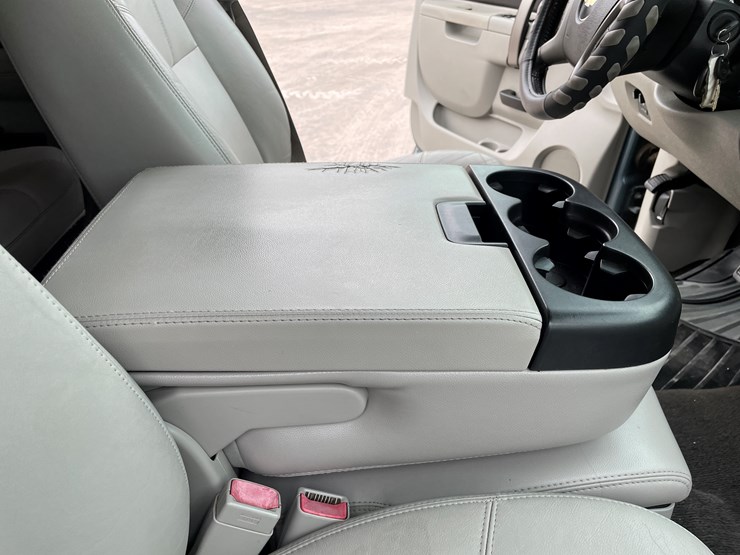 2011-chevrolet-silverado-2500hd-lt-image-90