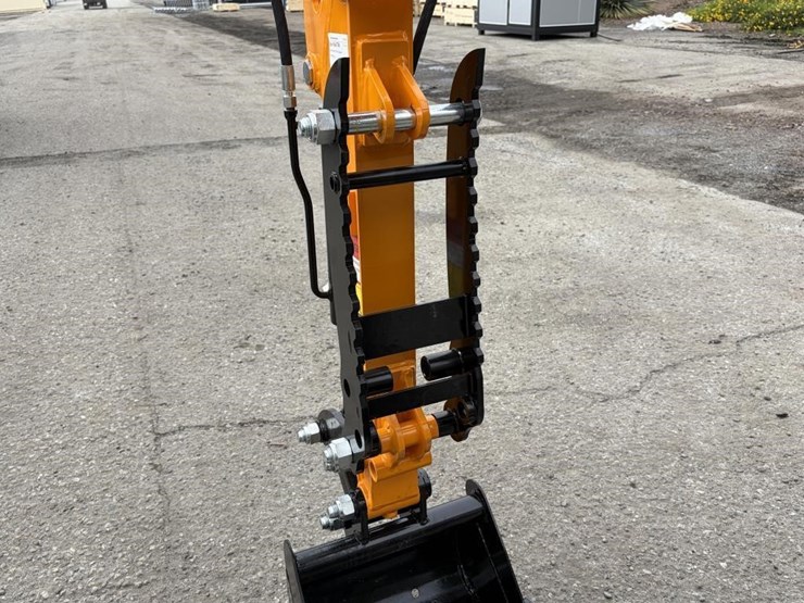 2025-vicsec-vc15-excavator-image-10