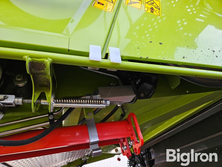 2020-claas-lexion-8700tt-image-13