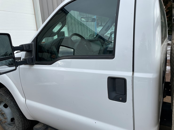 #330-•-2012-f350-super-duty-cab-and-chassis-pickup-(has-wi-title)(custer,-wi)-image-14