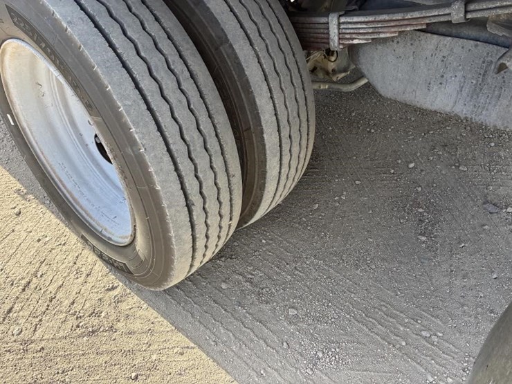 2017-ford-f550-xlt-image-8