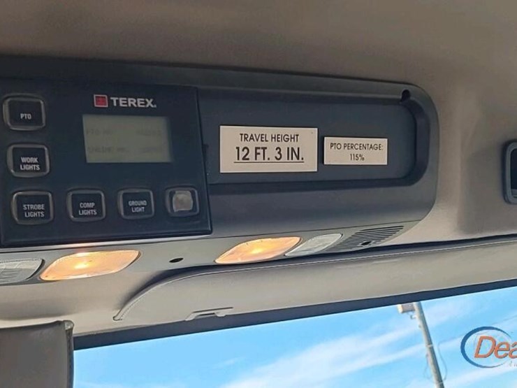 2014-freightliner-m2-digger-derrick-truck,-s/n-1fvhcydt0ehfs2852:-commander-5050,-135k-mi.-image-17