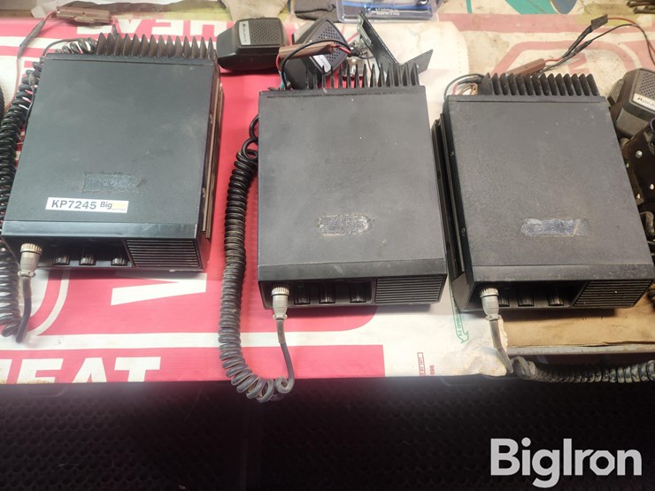 assorted-business-band-radios-image-8