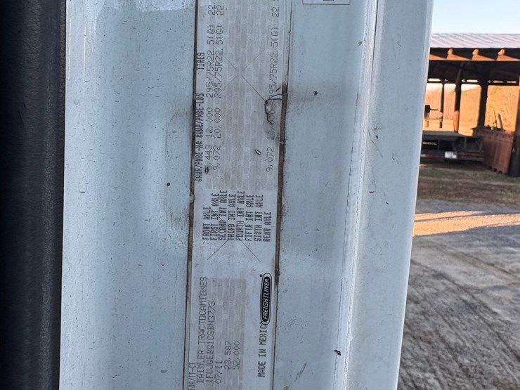 2012-freightliner-cascadia-isx-450-hp-cummins,-507k-miles,-new-steering-tires,-in-use-daily,-title-in-hand-image-4