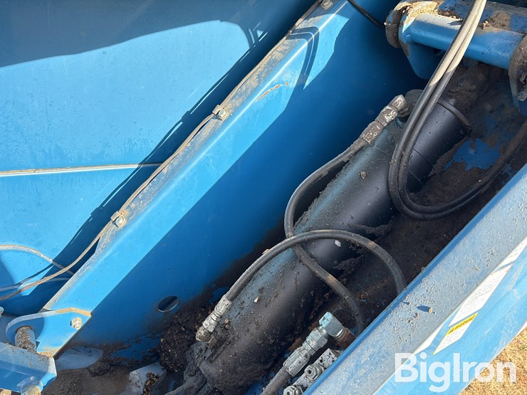 2010-kinze-1050-image-15