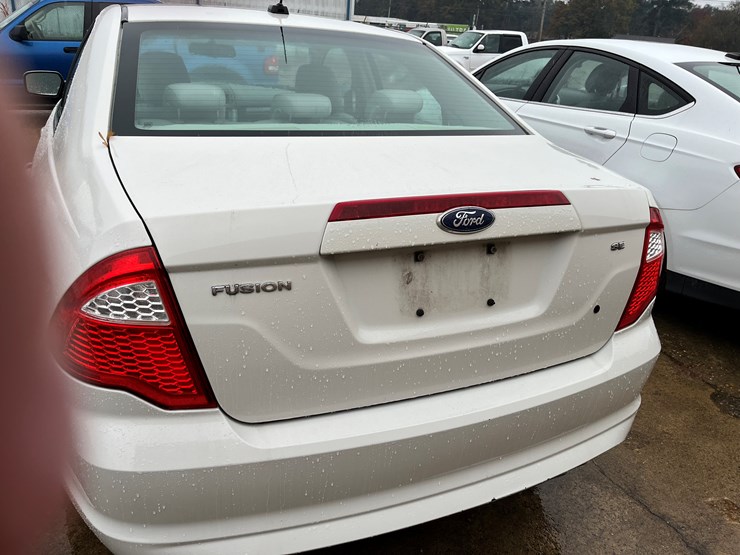 #21-•-government-agency-item-|-2010-ford-fusion-image-5