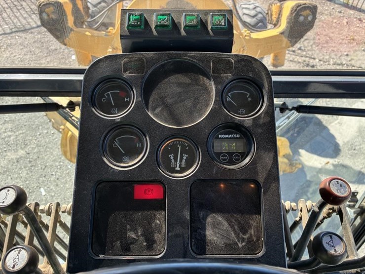 2004-komatsu-gd555-image-23