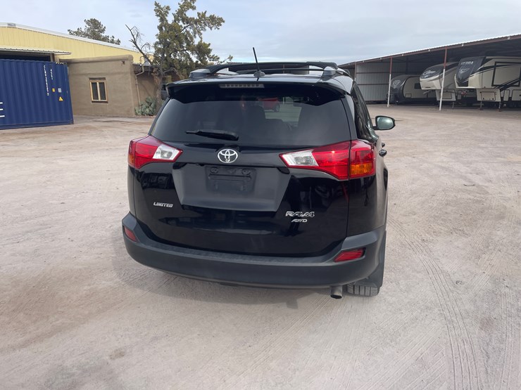 2013-toyota-rav4-image-9