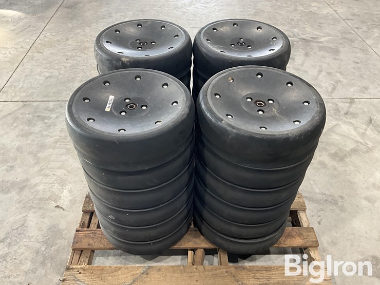 john-deere-xp-planter-row-unit-depth-gauge-wheels-image-8