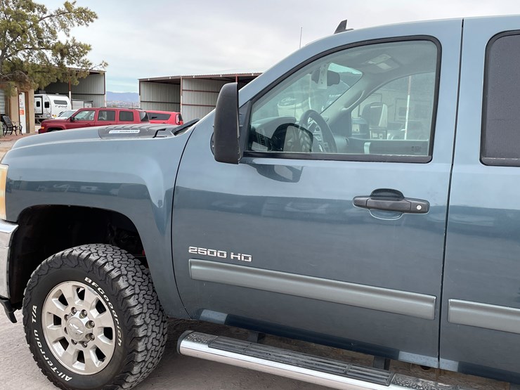 2011-chevrolet-silverado-2500hd-lt-image-17