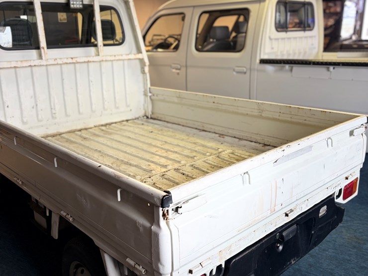 #334-•-1999-sambar-truck-2x4-(has-wi-title)-(clintonville,-wi)-image-13