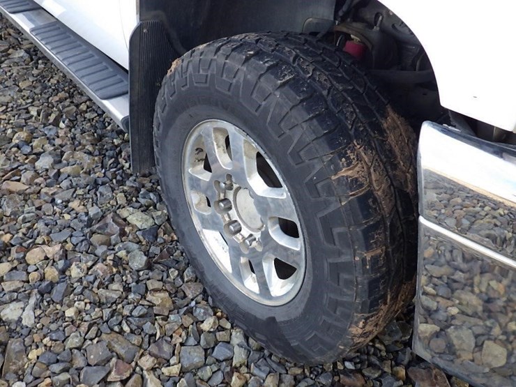 2012-chevrolet-3500-image-14