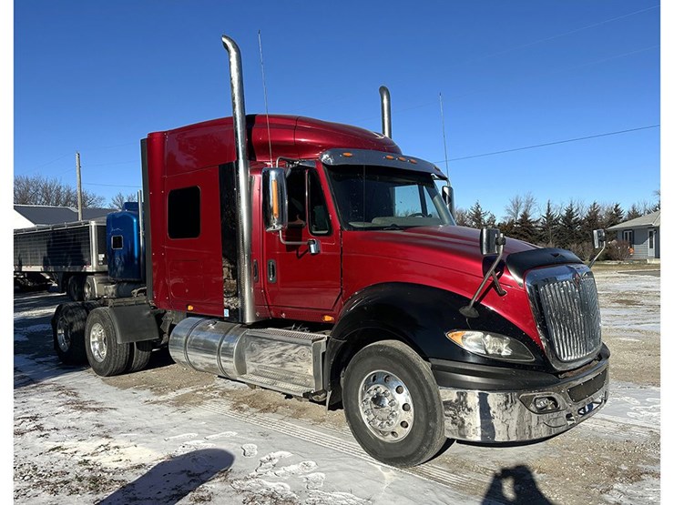 2016-international-prostar-image-1