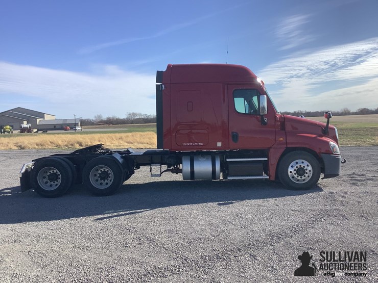 2018-freightliner-cascadia-125-image-4