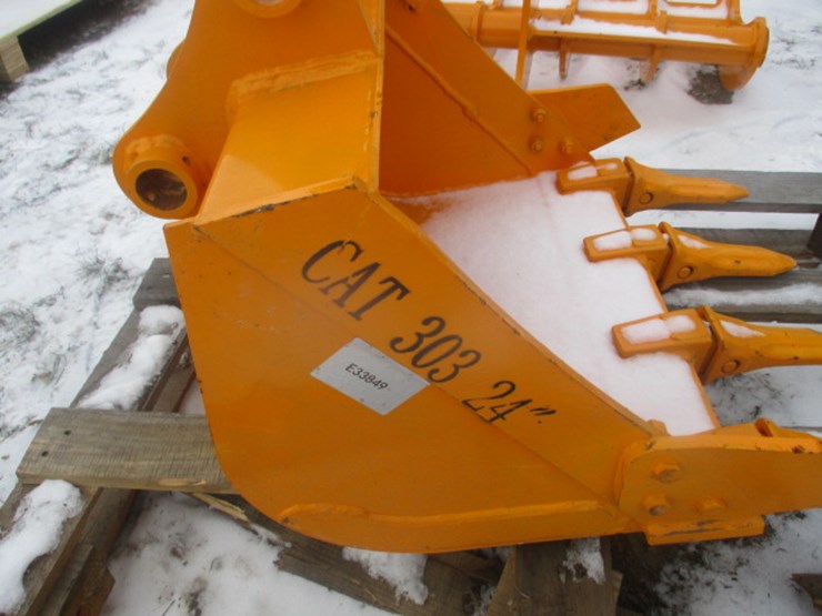 caterpillar-303-image-4