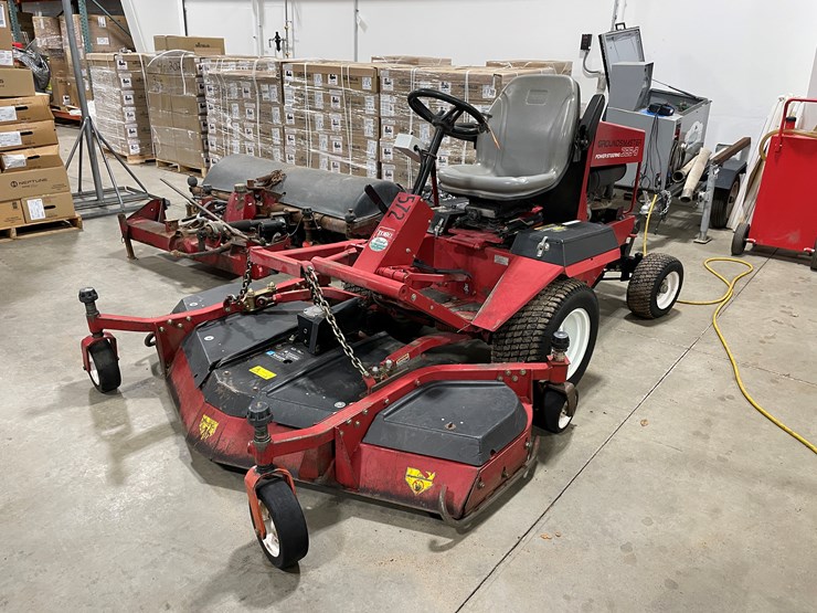 toro-groundsmaster-325d-image-1