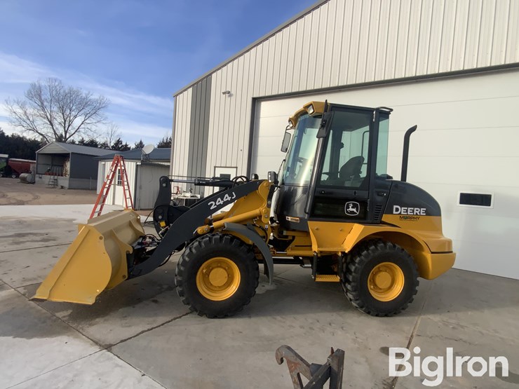 2012-deere-244j-image-8