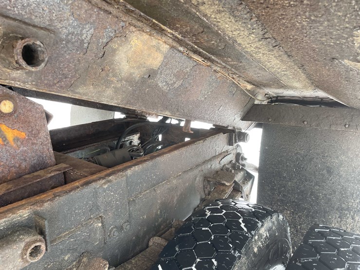 2004-caterpillar-c7-image-48