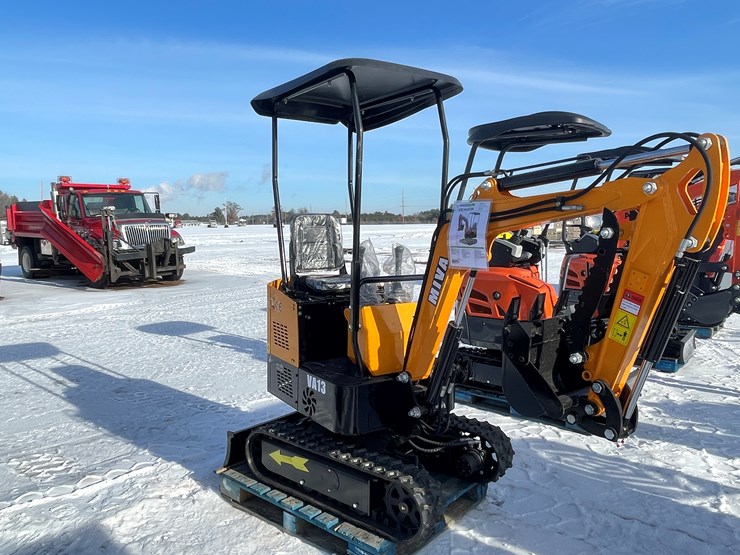 #136-•-miva-va13-mini-excavator-(mosinee,-wi)-image-3
